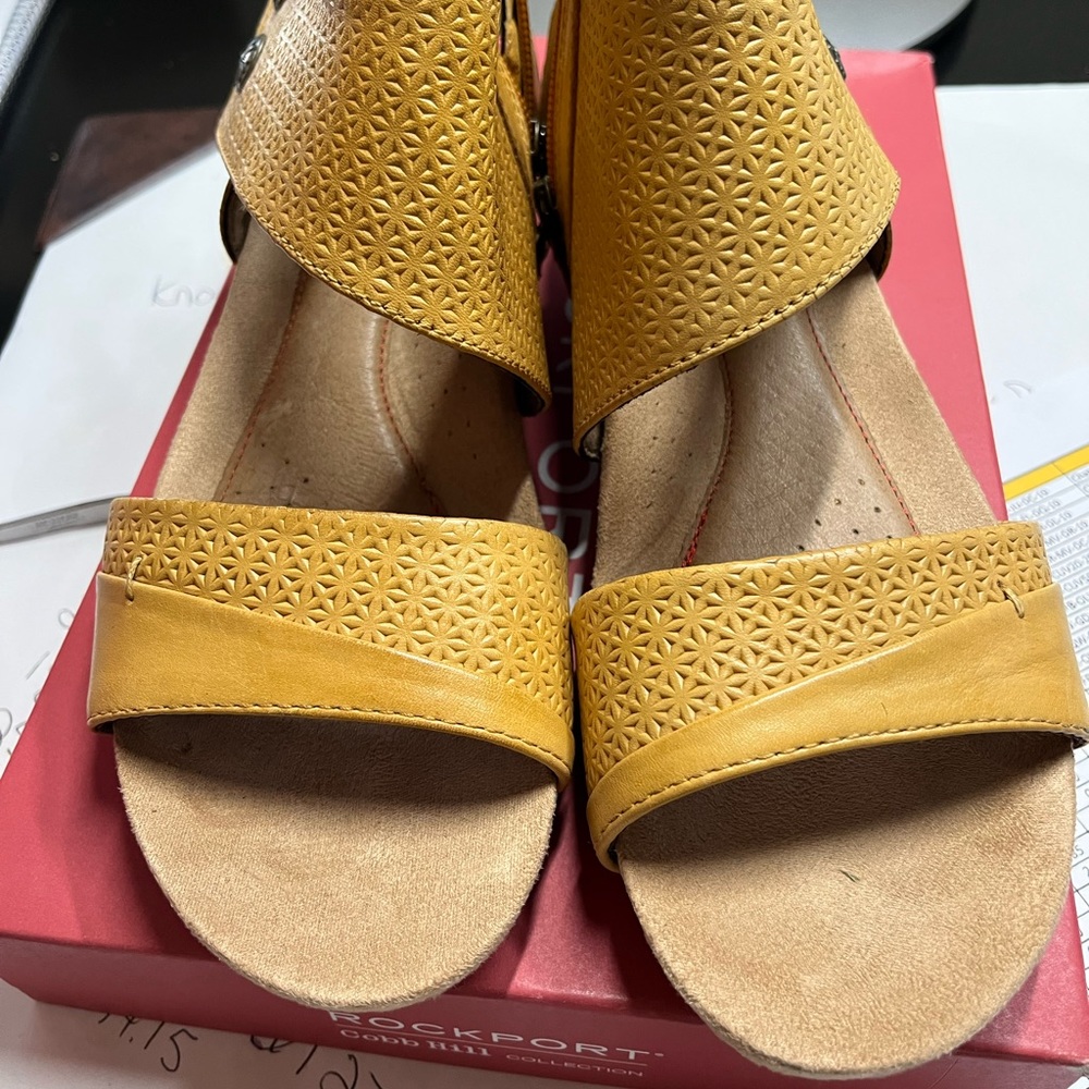 Rockport Cobb Hill Women's Hollywood 2 Piece Cuff Sandal Amber Leather 8.5M